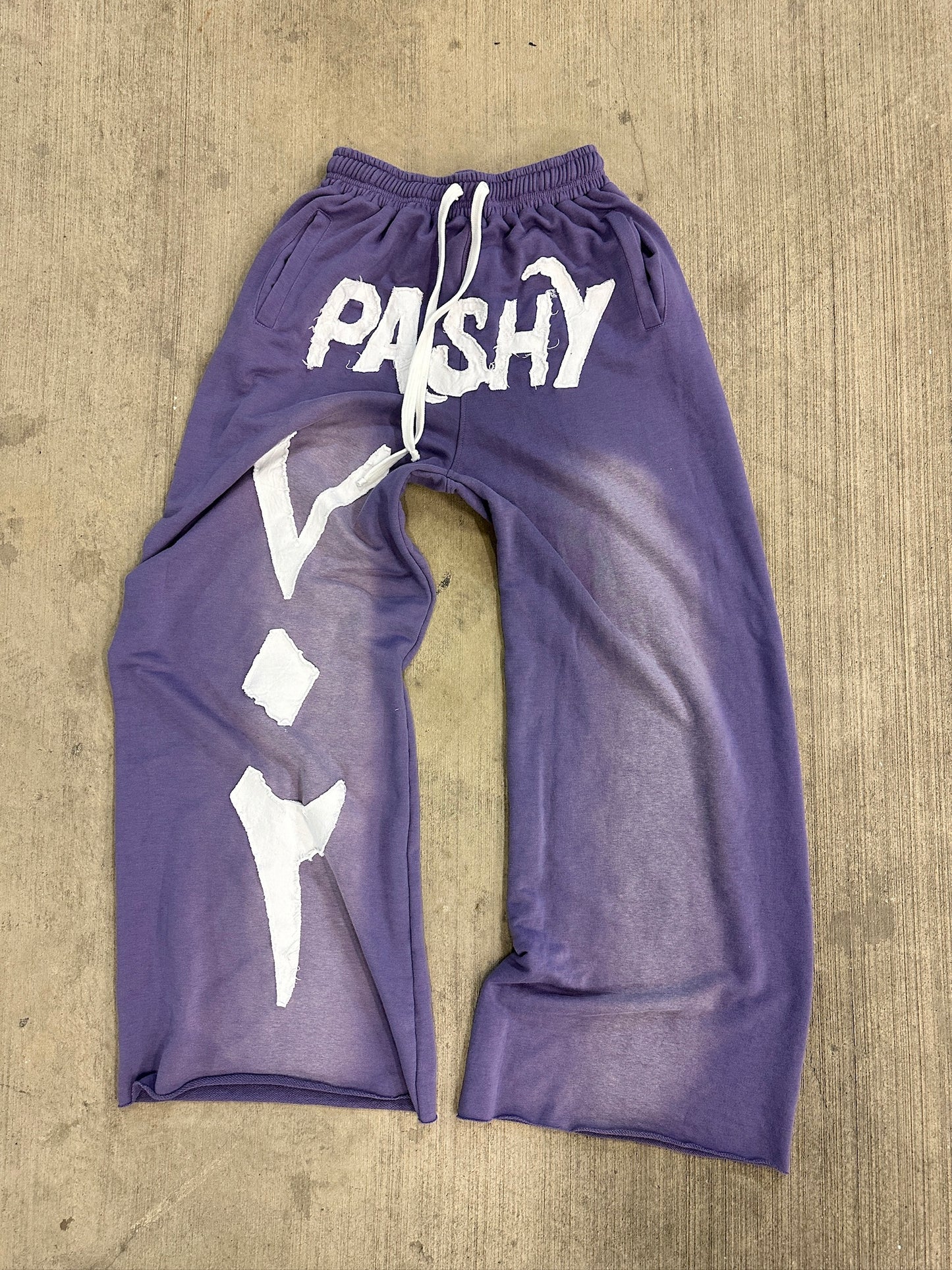 "STAY TRUE" SWEATPANTS